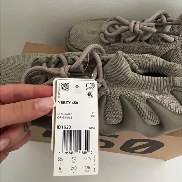 YEEZY 450 STONE FLAX - Picture 2 of 3